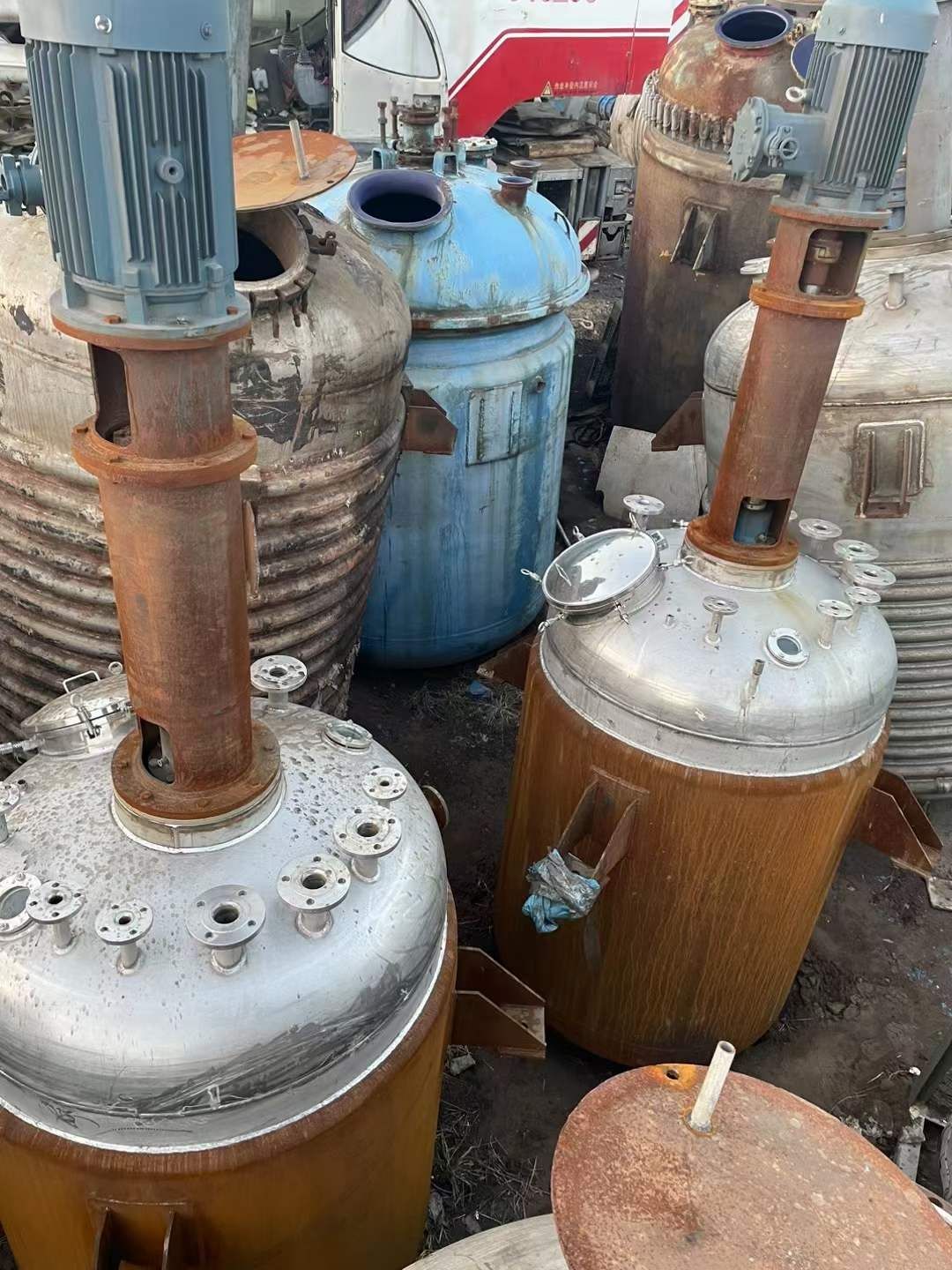 轉(zhuǎn)讓二手不銹鋼反應釜 兩臺1立方不銹鋼高速分散釜