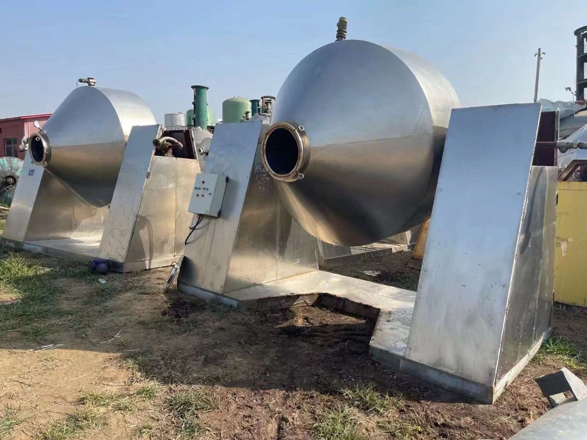 轉(zhuǎn)讓二手雙錐干燥機(jī) 兩臺(tái)容積3000L不銹鋼雙錐回轉(zhuǎn)干燥機(jī)