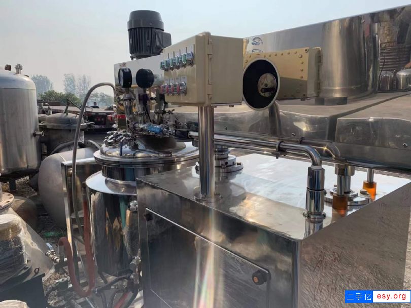 轉(zhuǎn)讓二手真空乳化機(jī) 一臺(tái)150L316L材質(zhì)均質(zhì)乳化機(jī)