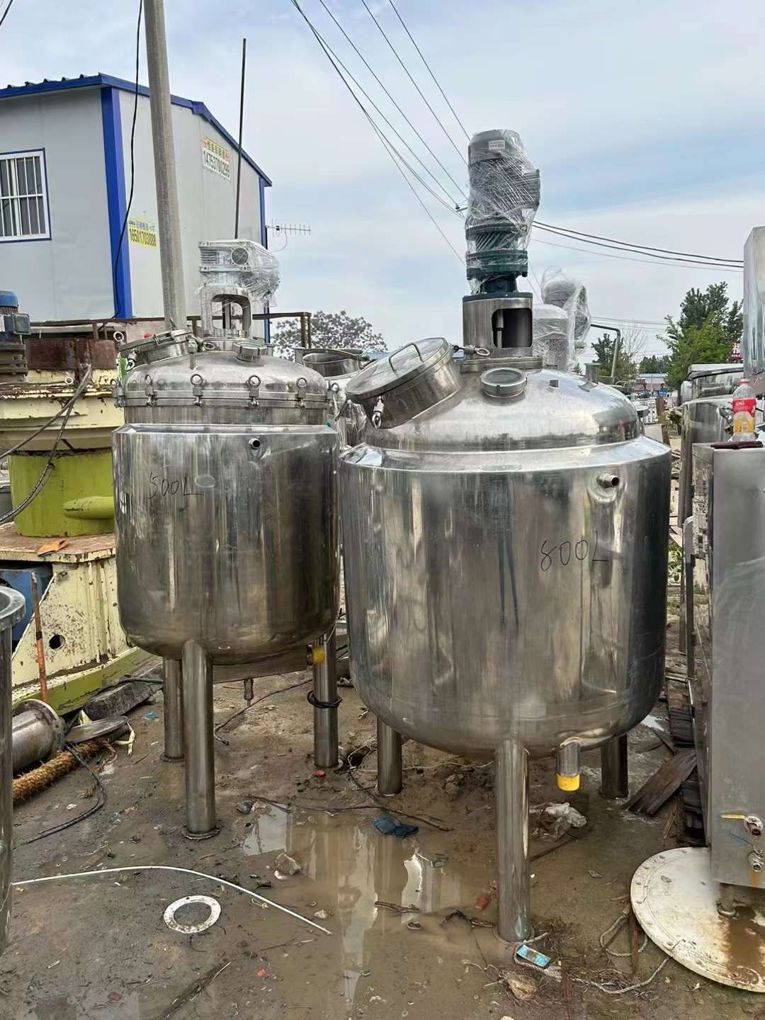 轉(zhuǎn)讓二手不銹鋼反應(yīng)釜 容積500L-800L電加熱內(nèi)外拋光反應(yīng)釜