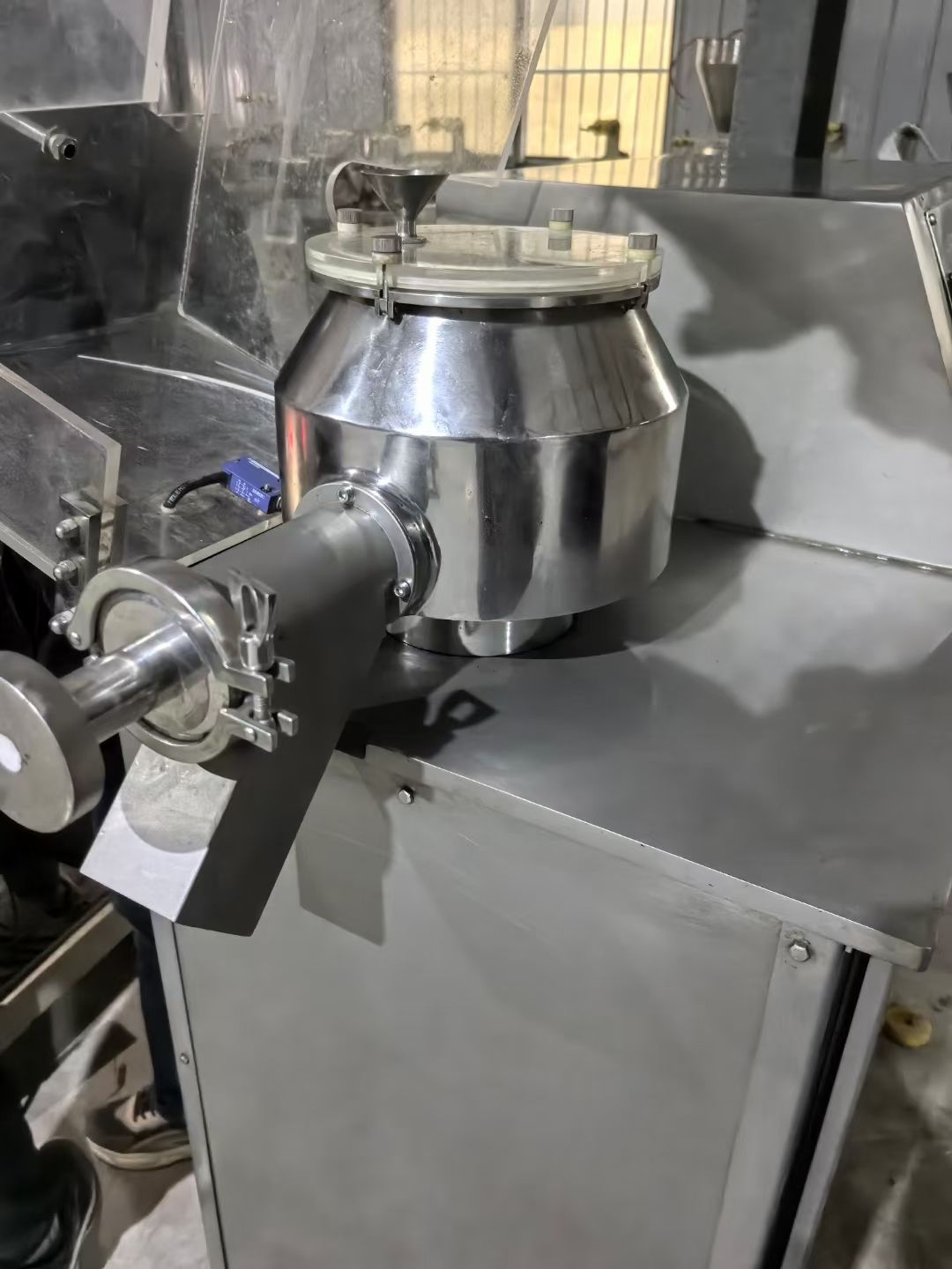 轉(zhuǎn)讓二手混合制粒機 一臺6L實驗型混合濕法制粒機