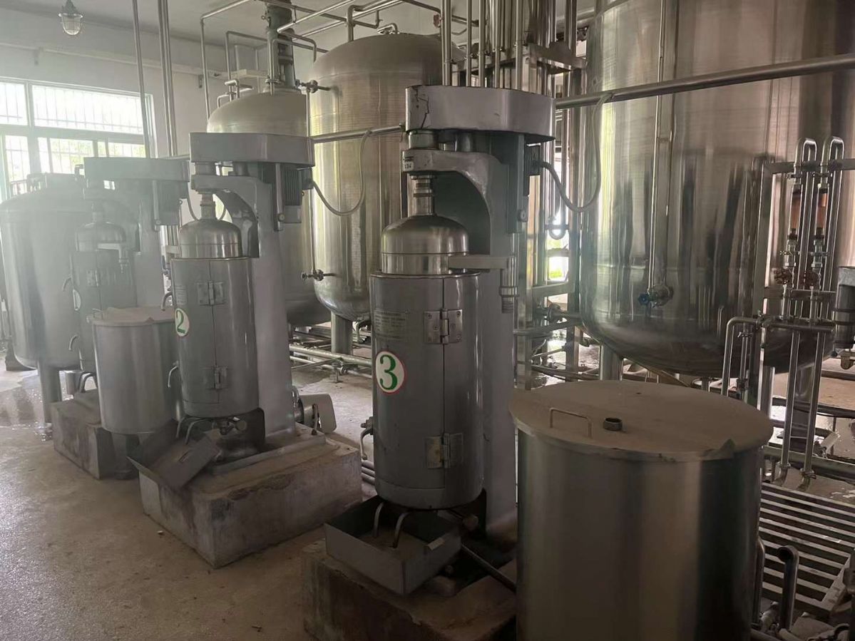 轉(zhuǎn)讓二手高速分離機(jī) 四臺145型管式高速分離機(jī)