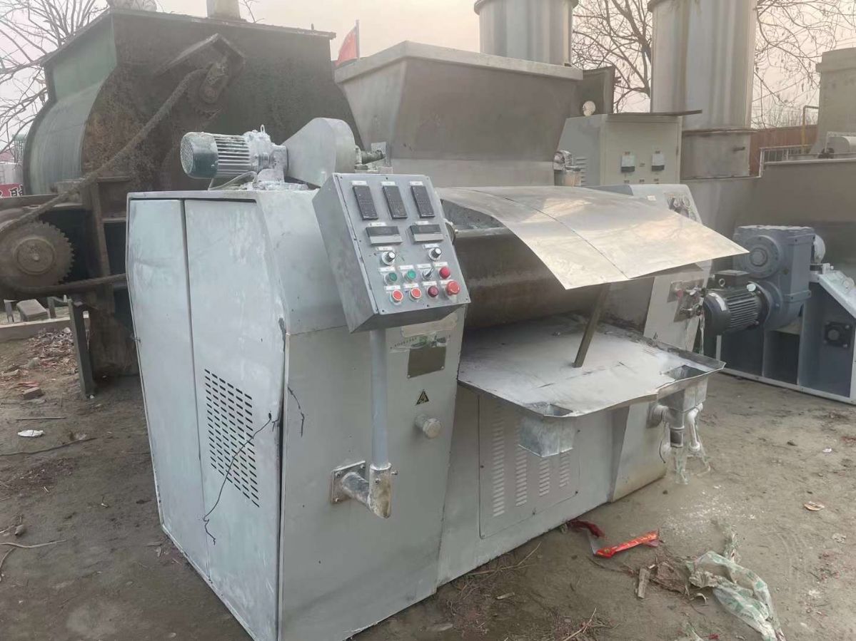 轉讓二手三輥研磨機 一臺400型液壓三輥研磨機