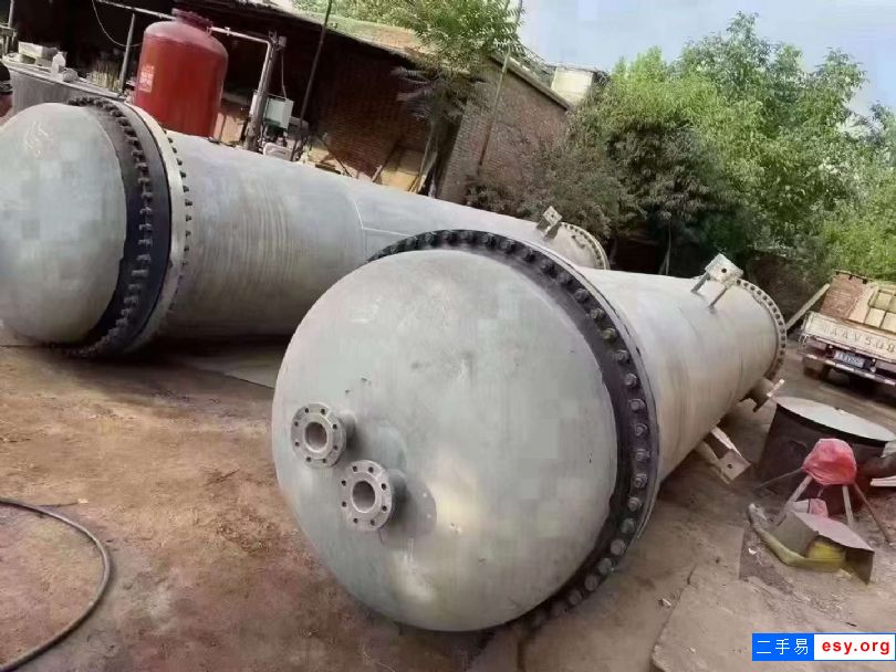 轉(zhuǎn)讓二手鈦材冷凝器 兩臺350平方列管鈦材冷凝器