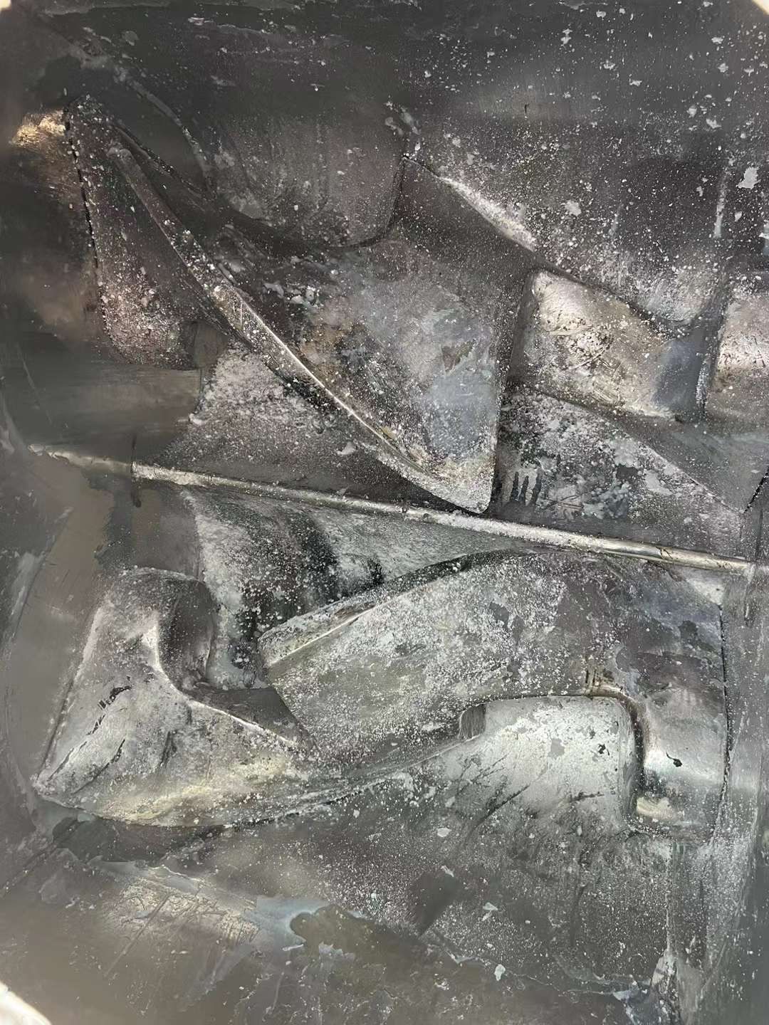轉(zhuǎn)讓二手真空捏合機(jī) 一臺50L電加熱螺桿出料真空捏合機(jī)