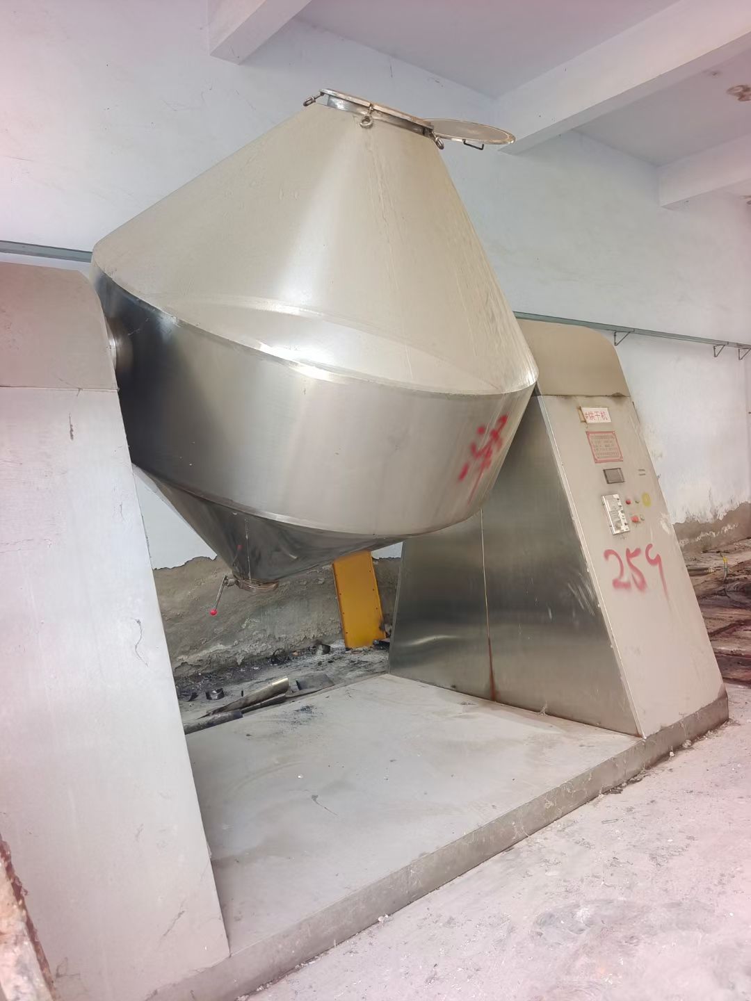 轉(zhuǎn)讓二手雙錐干燥機 12臺容積3000L全不銹鋼真空回轉(zhuǎn)雙錐干燥機