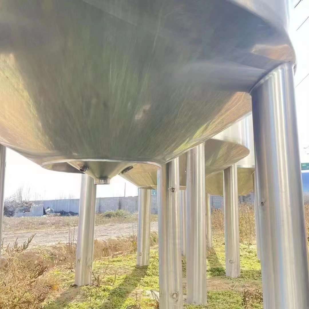 轉(zhuǎn)讓二手不銹鋼攪拌罐 四臺20噸保溫加熱攪拌罐