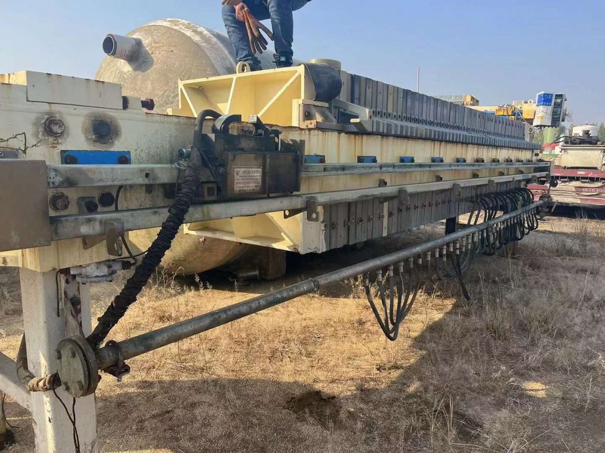 轉(zhuǎn)讓二手景津壓濾機 一臺100平方自動拉板景津隔膜壓濾機