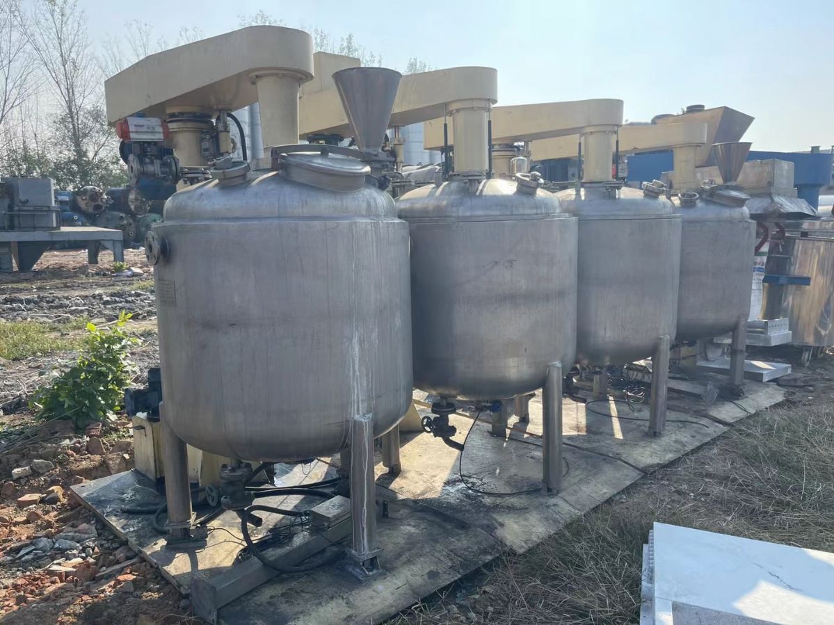 轉(zhuǎn)讓二手分散反應(yīng)釜 四臺(tái)500L外夾套平臺(tái)式分散反應(yīng)釜