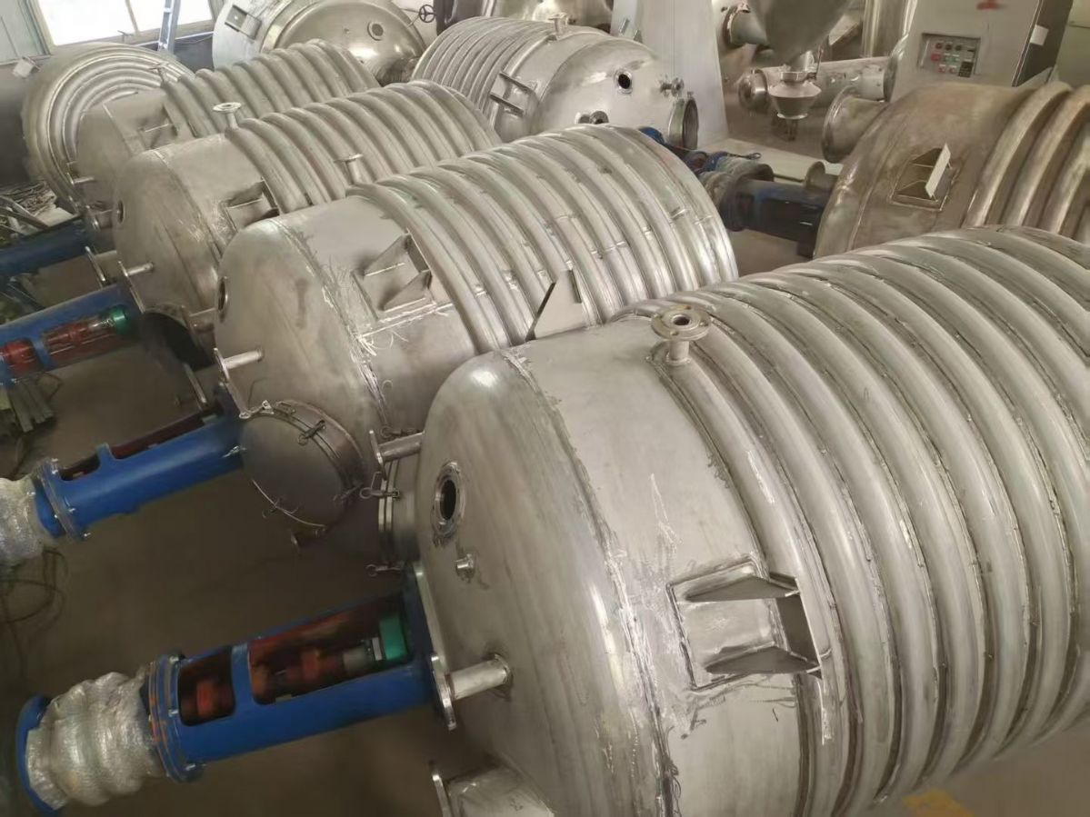 转让二手不锈钢反应釜 10台容积3立方壁厚8mm不锈钢反应釜