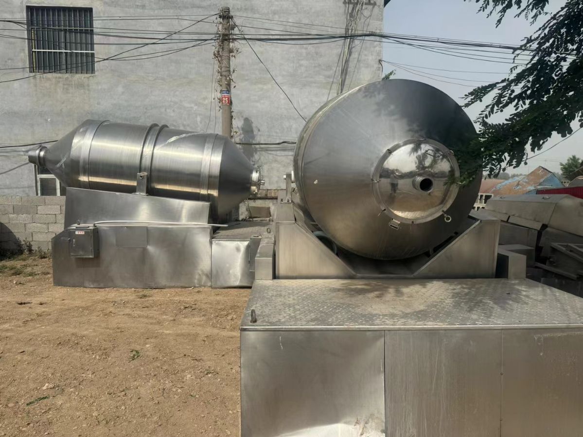 轉(zhuǎn)讓二手二維混合機(jī) 兩臺(tái)容積5000L不銹鋼二維運(yùn)動(dòng)混合機(jī)