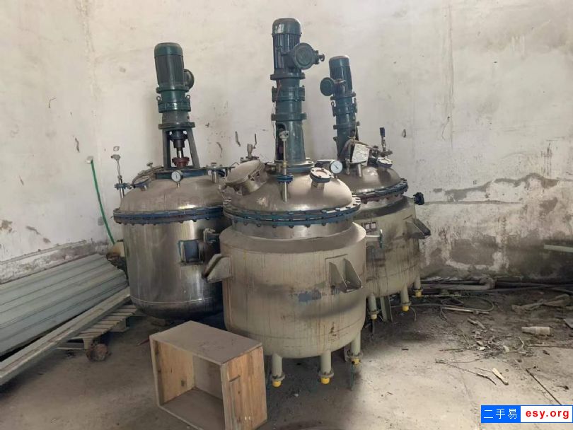轉(zhuǎn)讓二手不銹鋼反應(yīng)釜 500L-1000L電加熱反應(yīng)釜