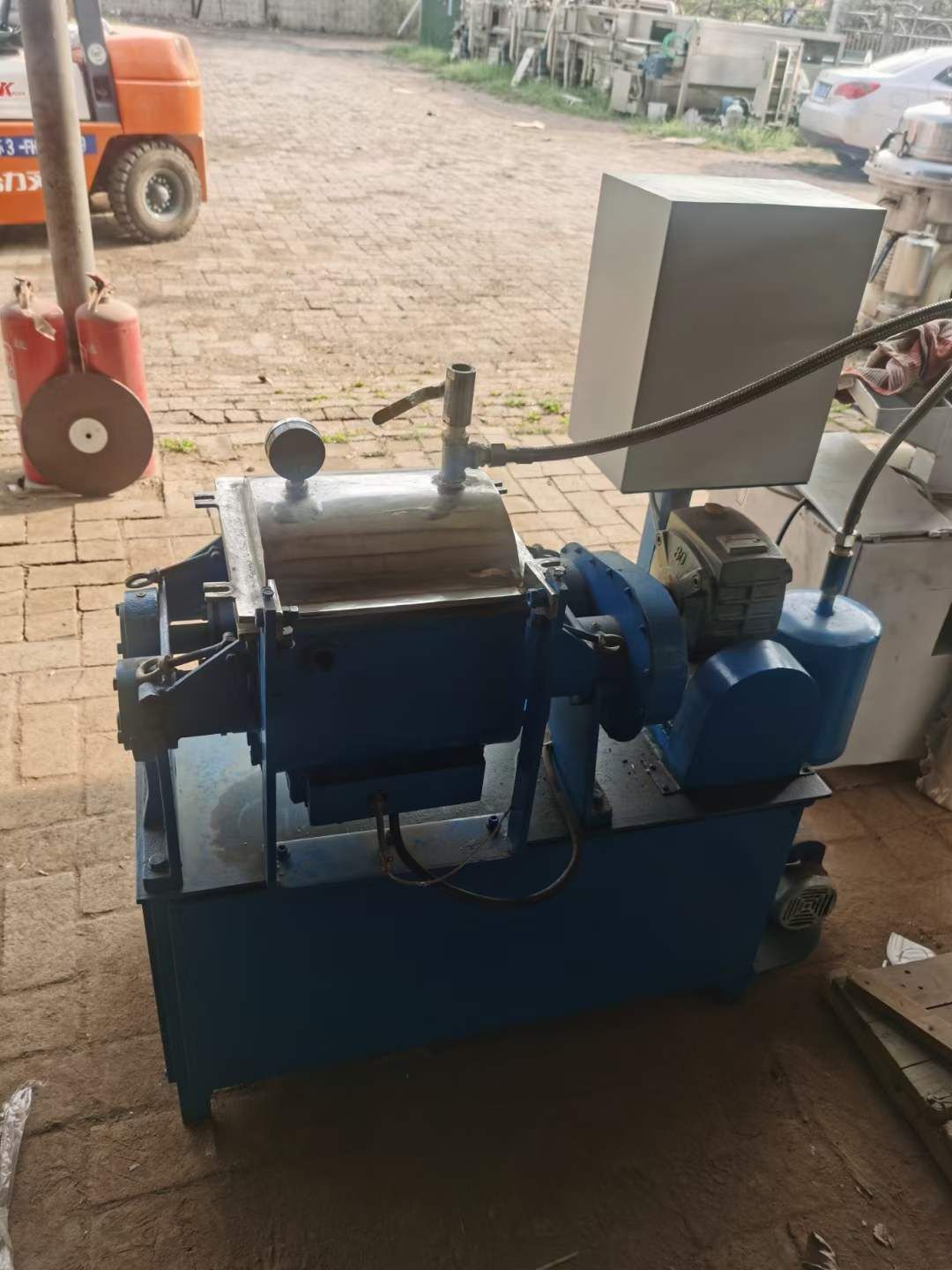轉(zhuǎn)讓二手電加熱捏合機 一臺實驗型10L真空捏合機