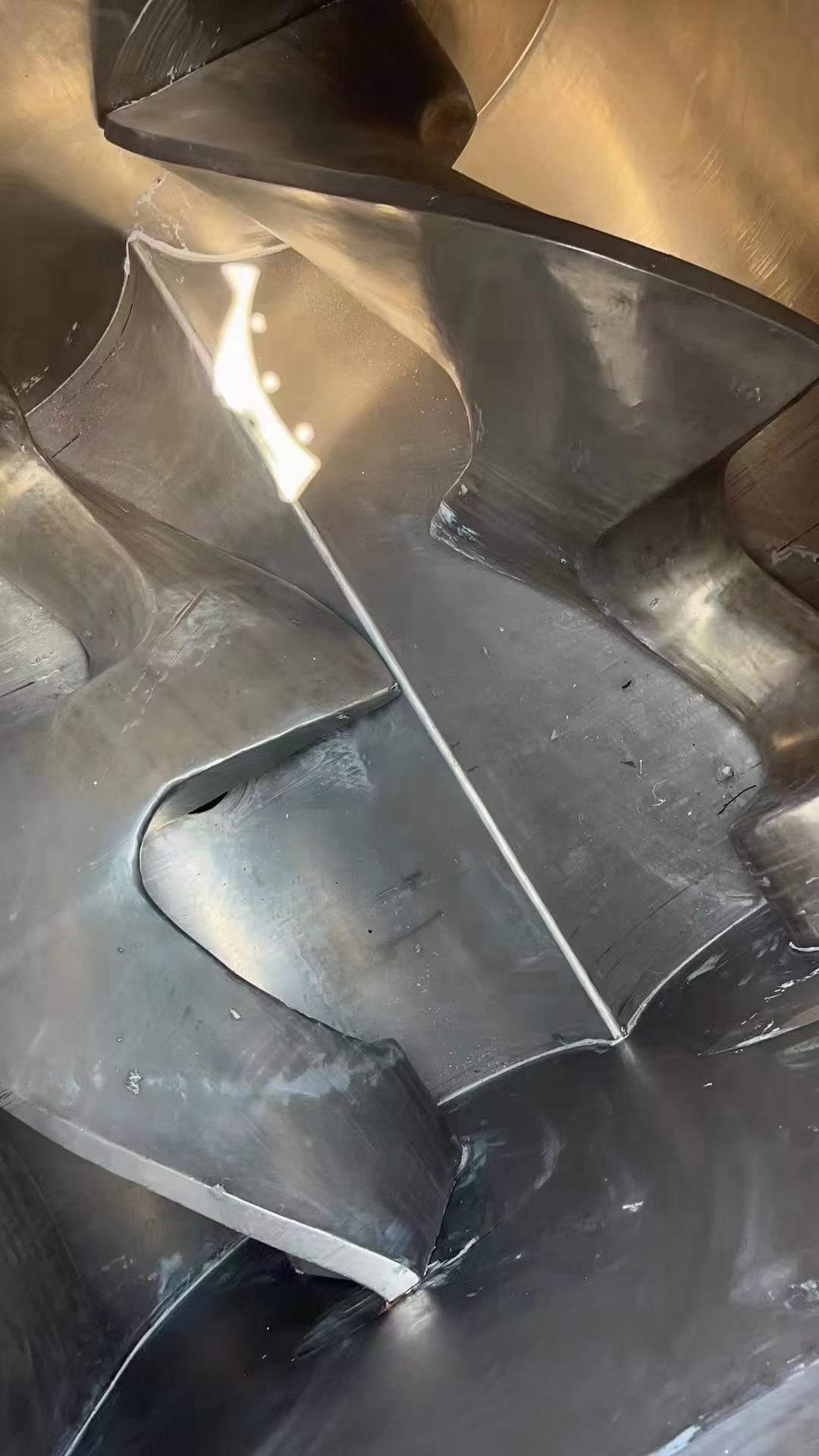 轉(zhuǎn)讓二手真空捏合機(jī) 一臺2000L下出料液壓開蓋捏合機(jī)