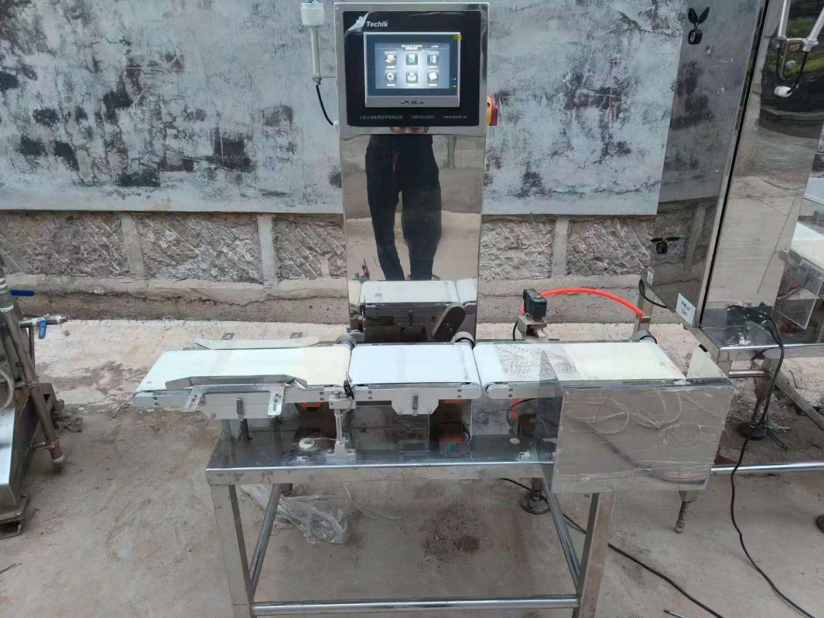 轉(zhuǎn)讓二手重量分選機(jī) 兩臺(tái)上海太易產(chǎn)重量分選機(jī)