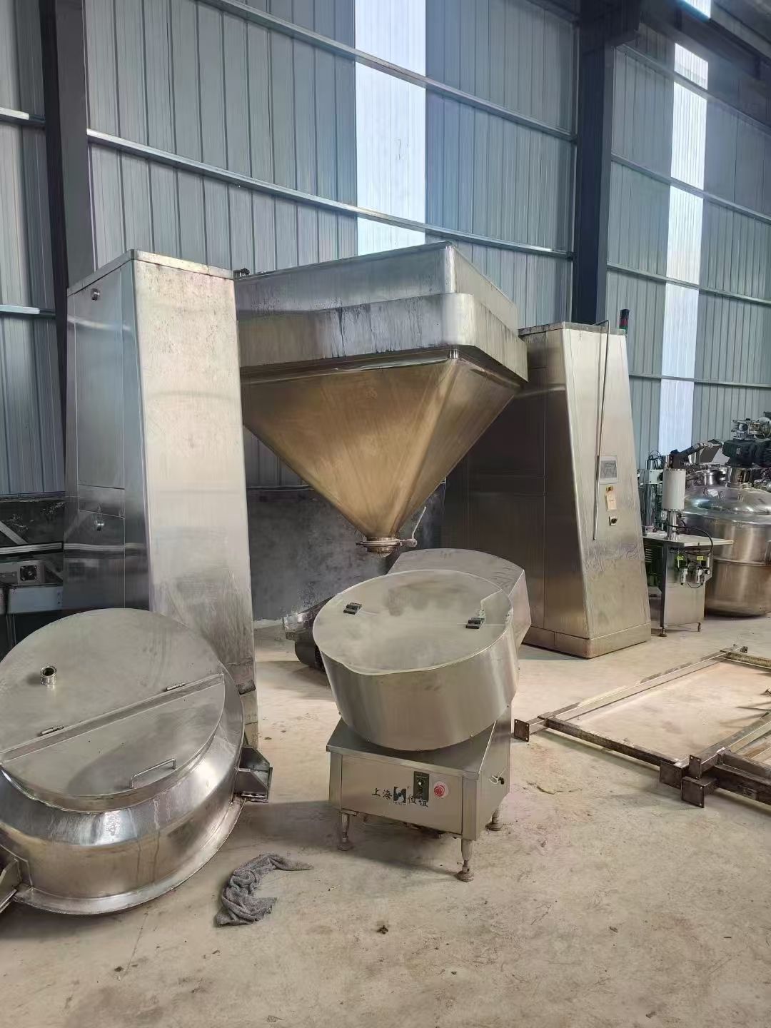 轉(zhuǎn)讓二手方錐混合機(jī) 容積1000L-3000L高效方錐混合機(jī)