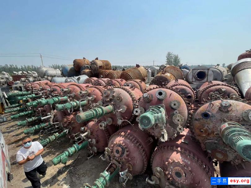 轉(zhuǎn)讓二手搪瓷反應(yīng)釜 30余臺(tái)1000L-1500L手續(xù)反應(yīng)釜