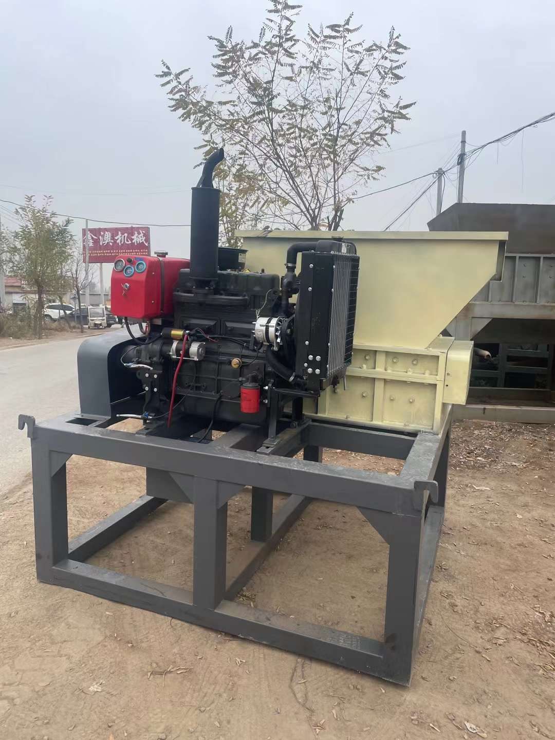 轉(zhuǎn)讓二手單軸撕碎機 一臺800型柴油動力高效撕碎機