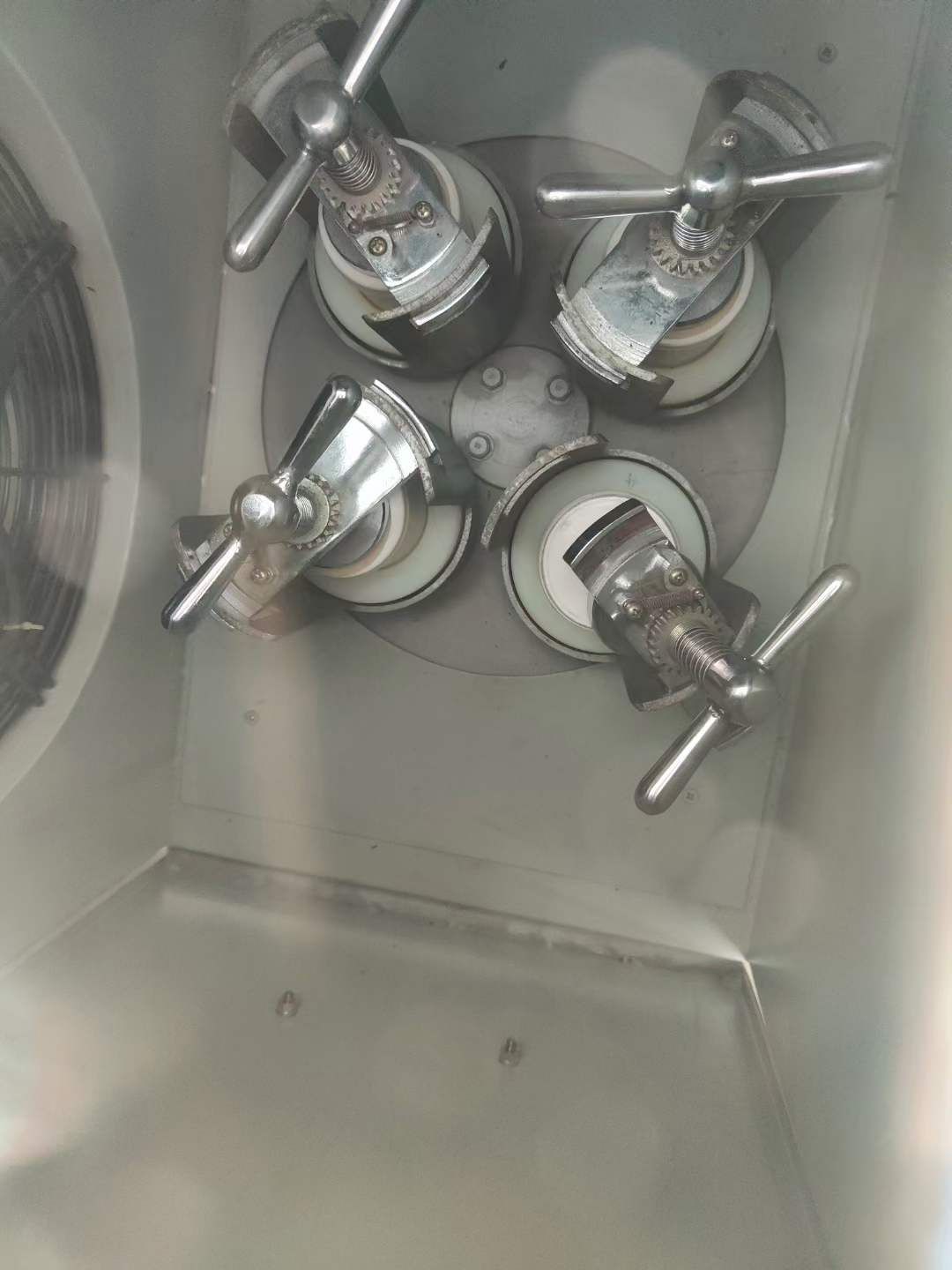 轉(zhuǎn)讓二手行星球磨機(jī) 一臺(tái)實(shí)驗(yàn)型PM-DK2型低溫式行星球磨機(jī)