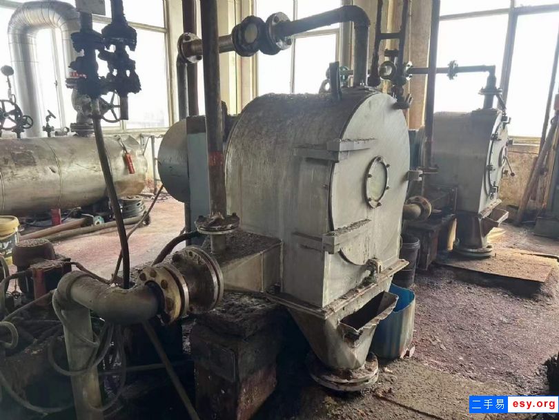 轉(zhuǎn)讓二手臥式過(guò)濾離心機(jī) 兩臺(tái)350型鈦材離心機(jī)