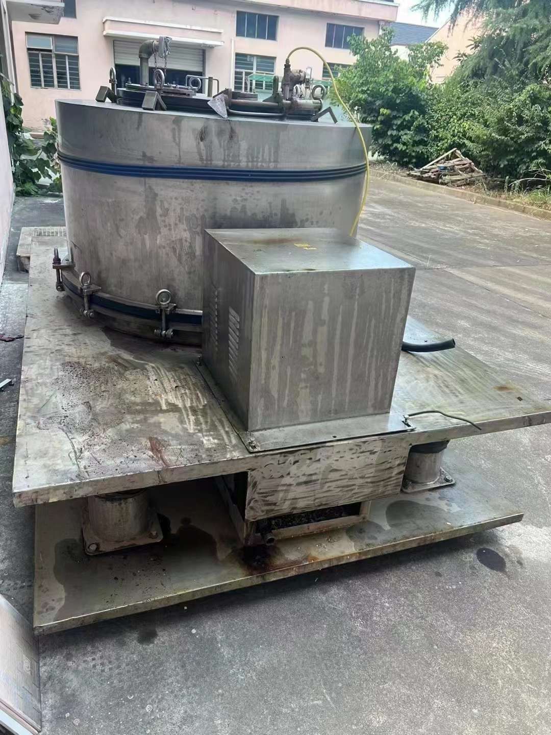 轉(zhuǎn)讓二手平板離心機 一臺1000型平板密閉襯哈拉離心機