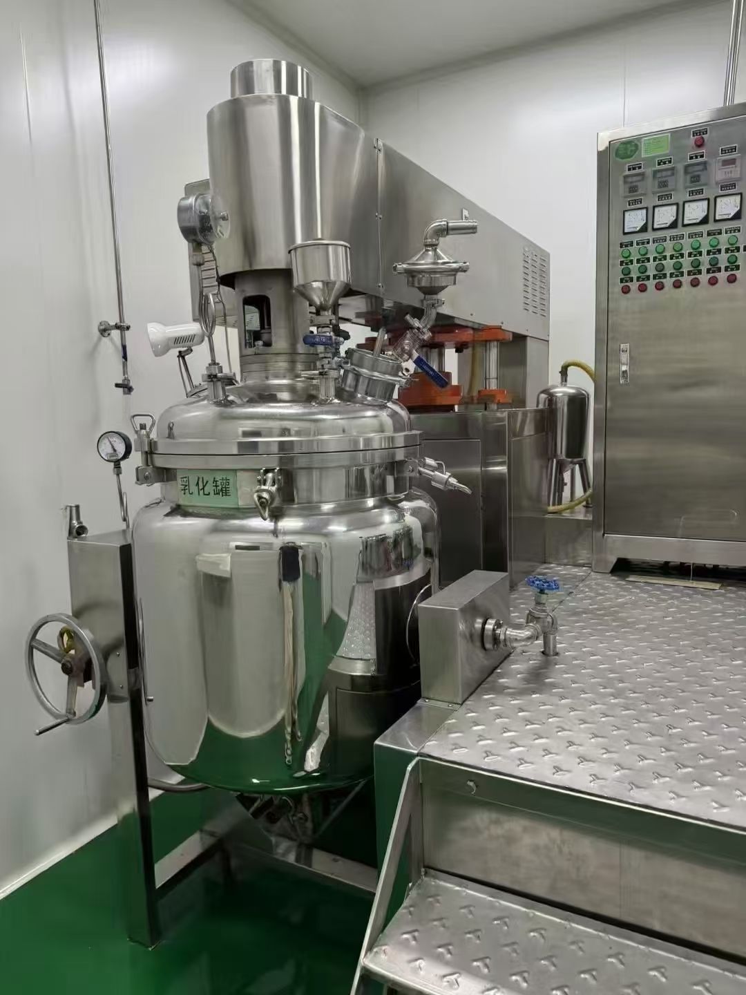 轉(zhuǎn)讓二手真空乳化機 一套容積350L帶水鍋油鍋均質(zhì)乳化機