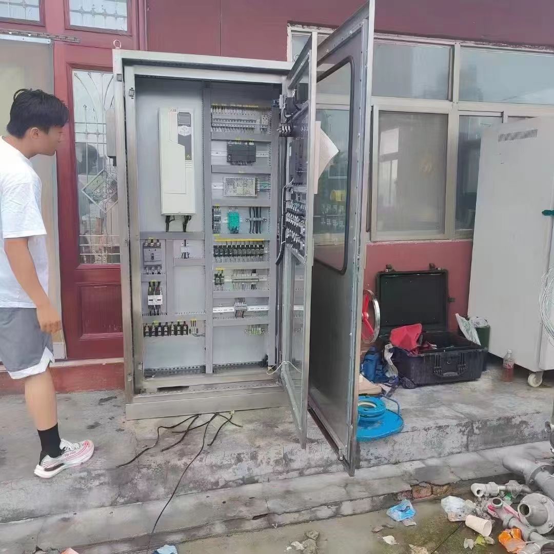 轉(zhuǎn)讓二手碟式分離機 一臺DBY-614E飲料固體碟式分離機