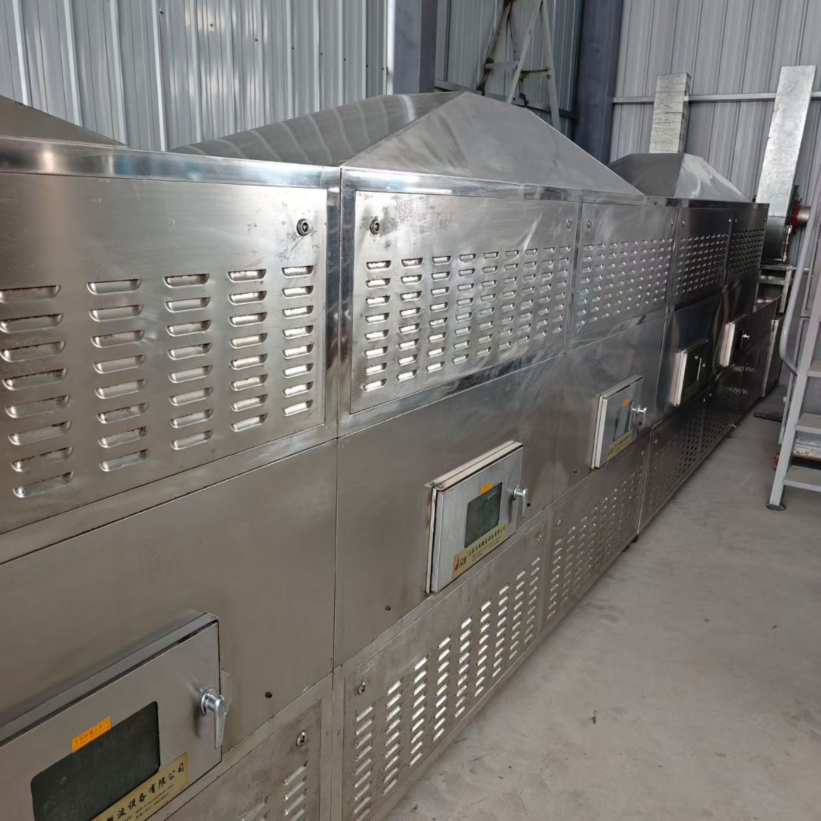 转让二手微波干燥机 一台功率100千瓦山东立威产水冷式微波干燥机