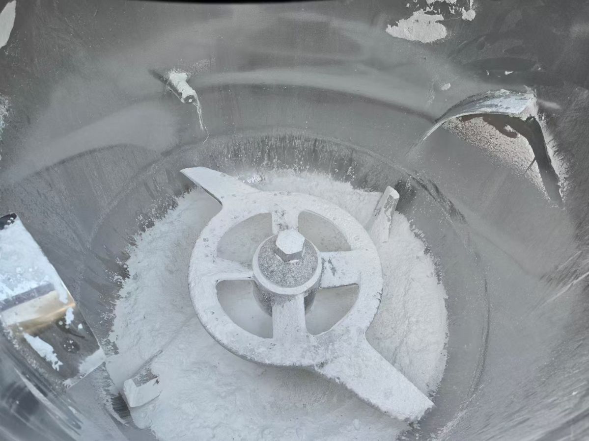 轉(zhuǎn)讓二手高速混合機(jī) 一臺(tái)容積200升立式塑料高速混合機(jī)
