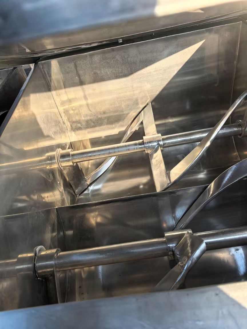 轉(zhuǎn)讓二手槽型混合機 一臺容積200L電加熱雙軸槽型混合機