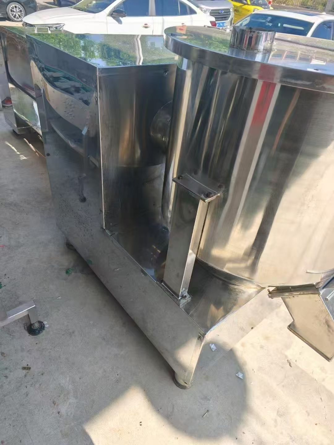 轉(zhuǎn)讓二手高速混合機(jī) 一臺(tái)容積300升食品級(jí)全不銹鋼立式高速混合機(jī)