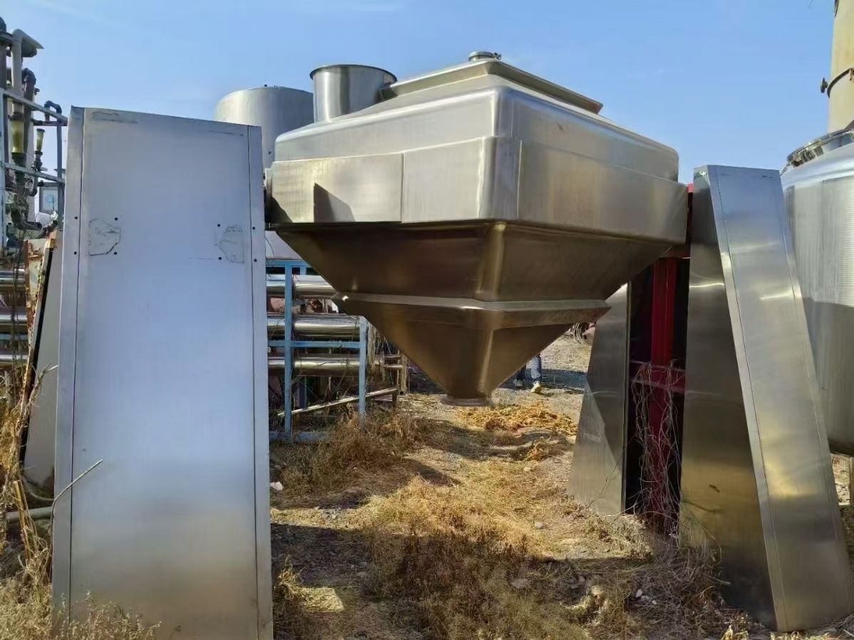 轉(zhuǎn)讓二手方錐混合機(jī) 一臺容積2000升全不銹鋼方錐混合機(jī)