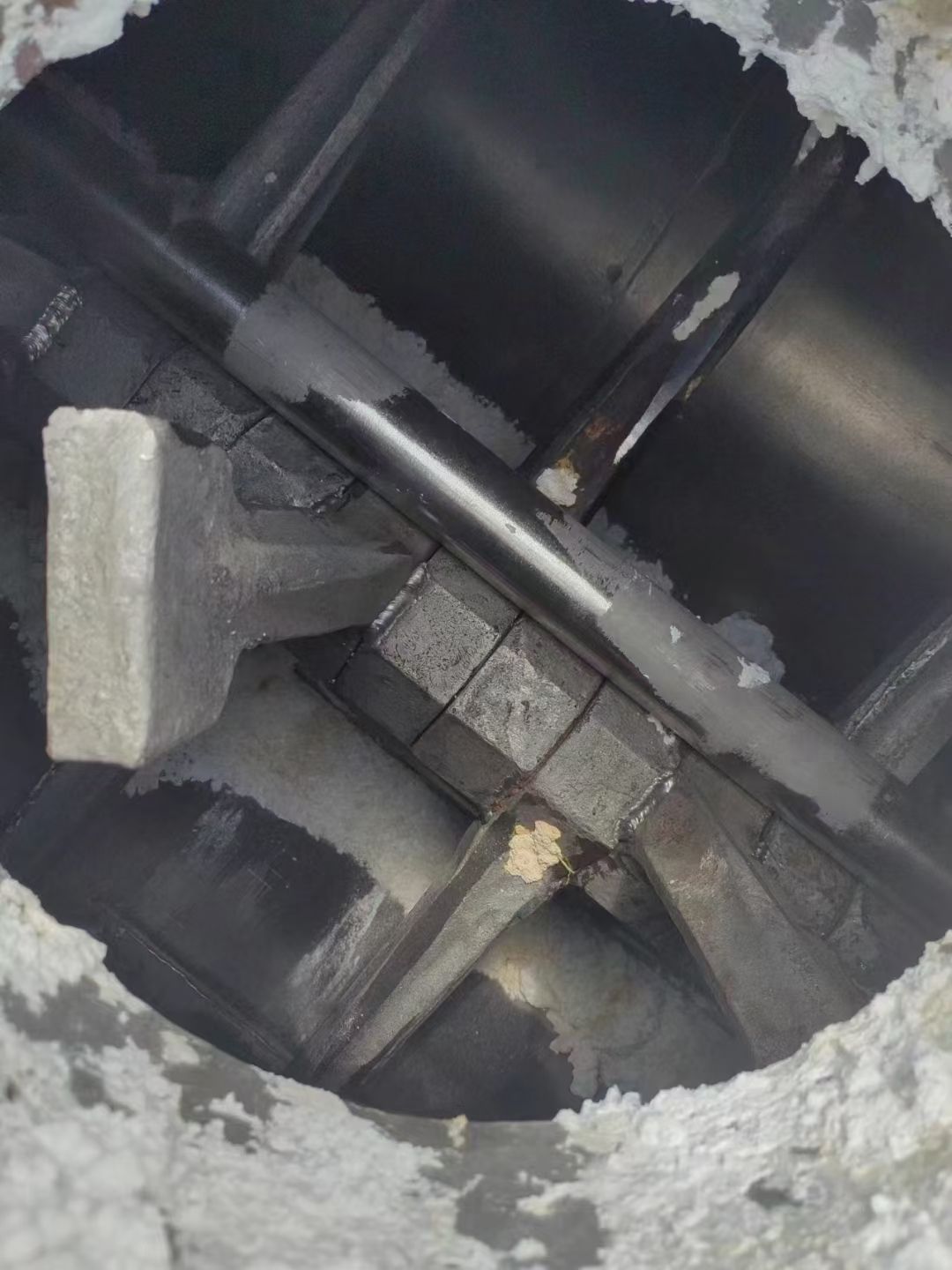 轉(zhuǎn)讓二手耙式干燥機 四臺容積5000L臥式真空耙式干燥機