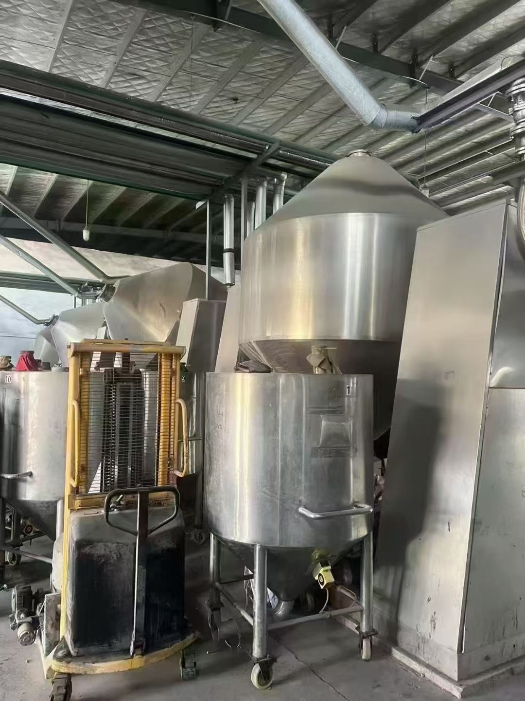轉讓二手雙錐干燥機 8臺容積5000L一步產不銹鋼雙錐真空干燥機