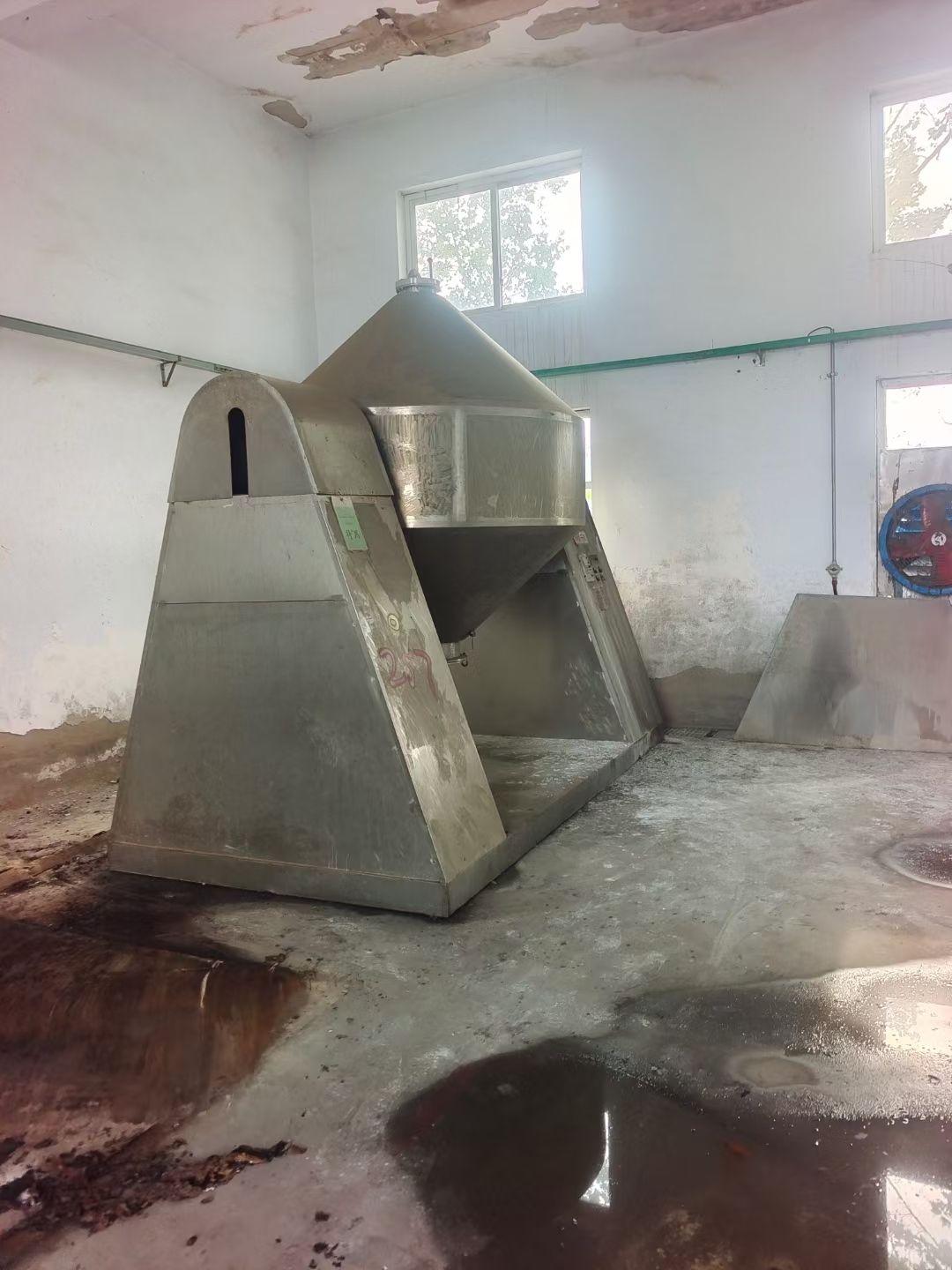 轉(zhuǎn)讓二手雙錐干燥機 12臺容積3000L全不銹鋼真空回轉(zhuǎn)雙錐干燥機