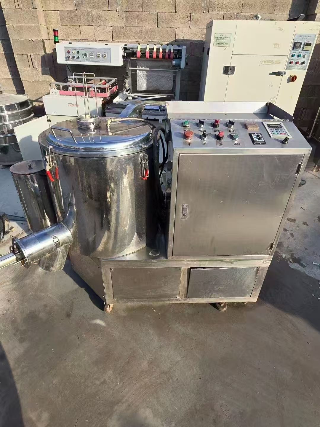 轉(zhuǎn)讓二手高速混合機(jī) 一臺(tái)容積100L食品級(jí)立式高速混合機(jī)
