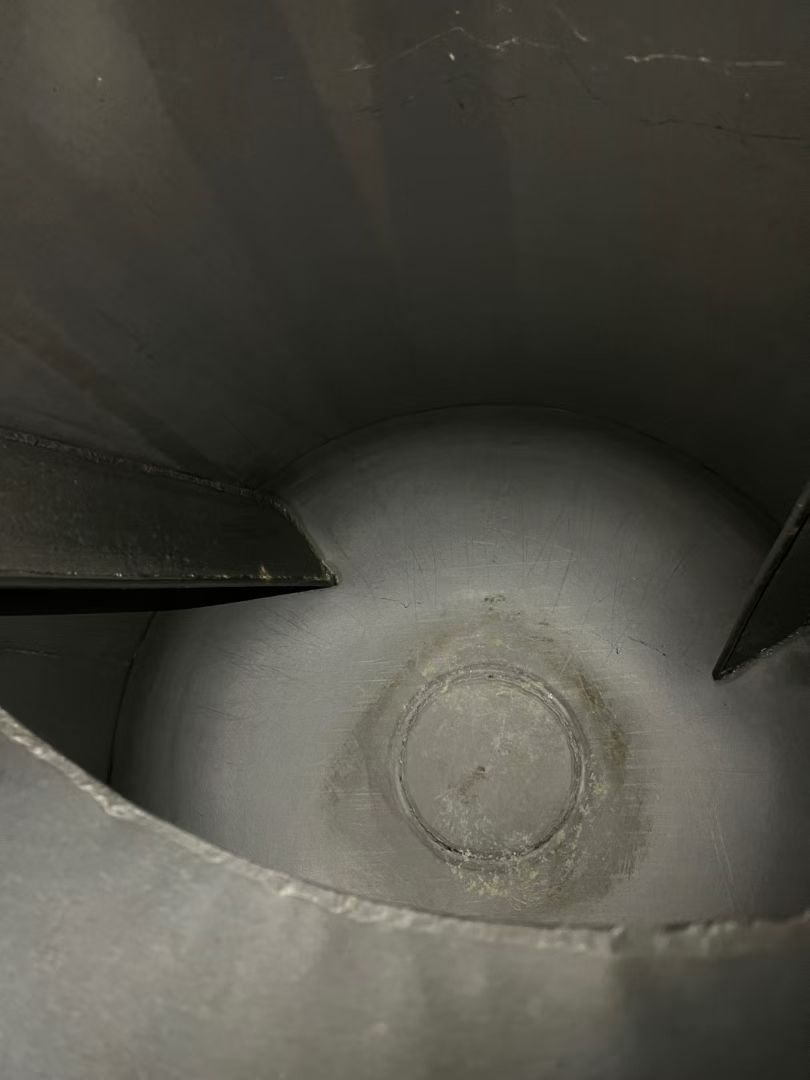 轉(zhuǎn)讓二手真空滾揉機(jī) 一臺(tái)容積500L變頻調(diào)速真空滾揉機(jī)
