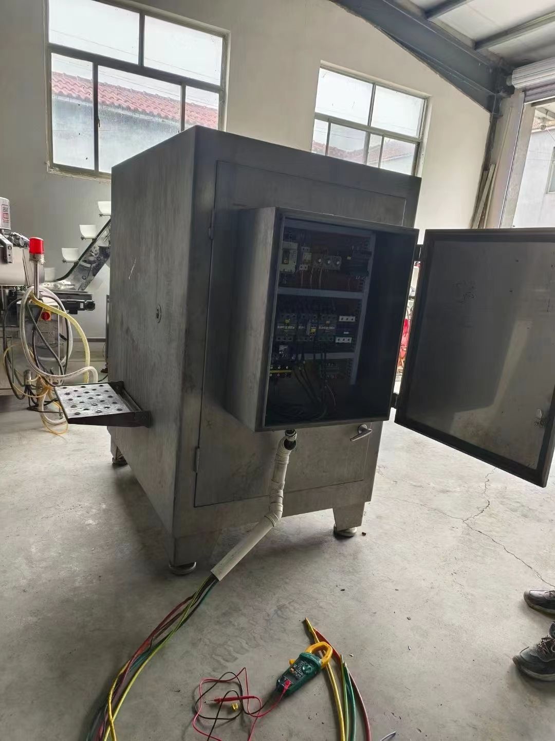 轉(zhuǎn)讓二手凍肉絞肉機 一臺250型沈陽吉祥產(chǎn)凍肉絞肉機