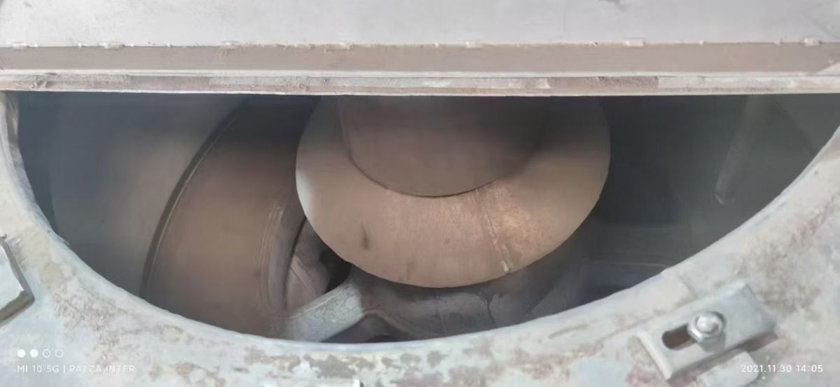 转让二手平板离心机 两台1250型全钛材平板刮刀离心机