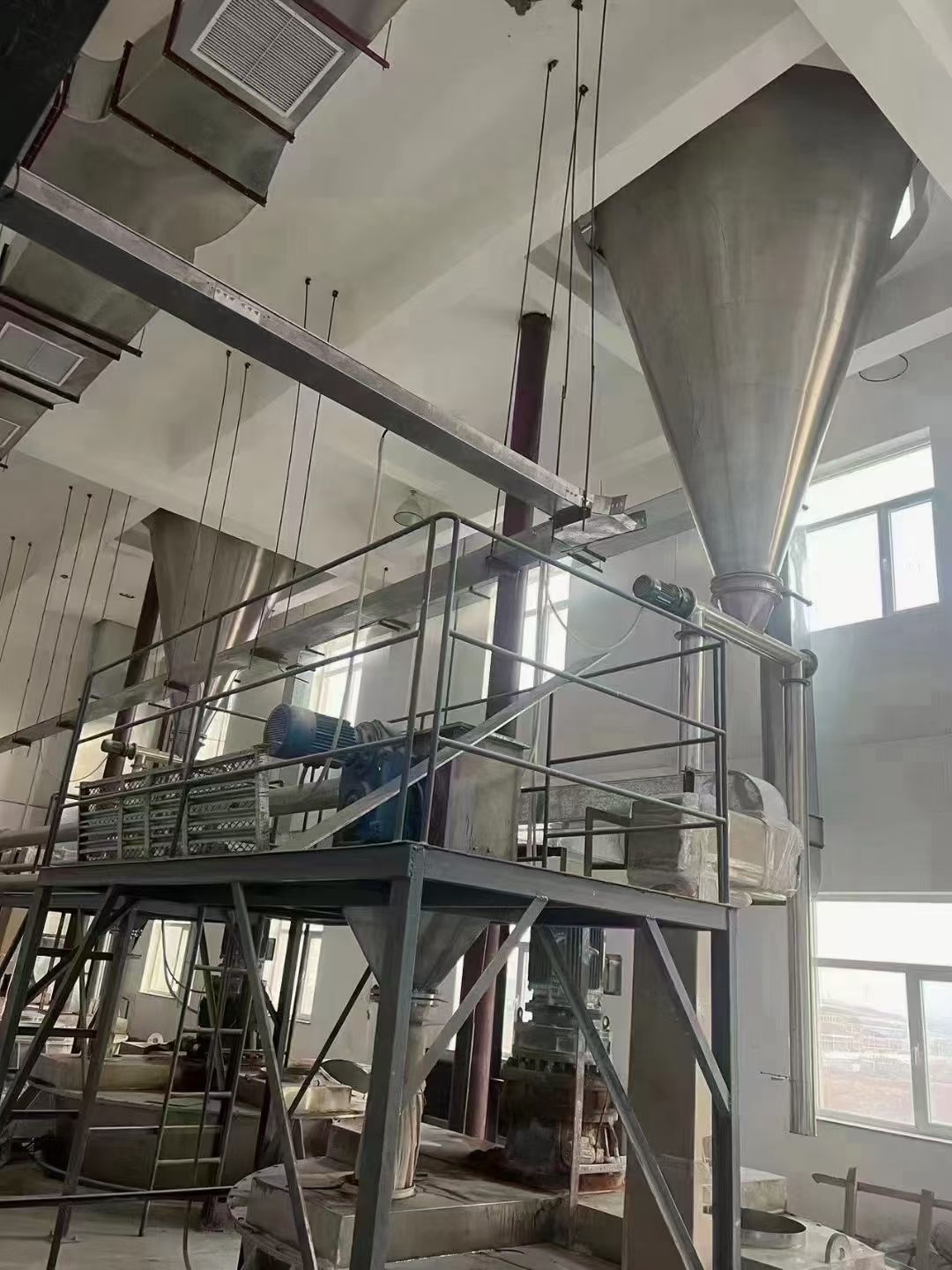轉(zhuǎn)讓二手錐形混合機(jī) 兩臺(tái)容積10立方全不銹鋼雙螺旋錐形混合機(jī)
