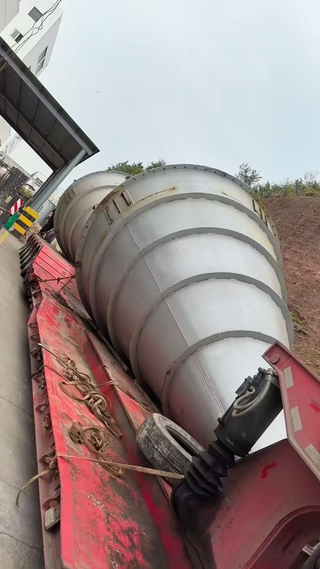 轉(zhuǎn)讓二手錐形混合機(jī) 兩臺容積20立方全不銹鋼雙螺旋錐形混合機(jī)