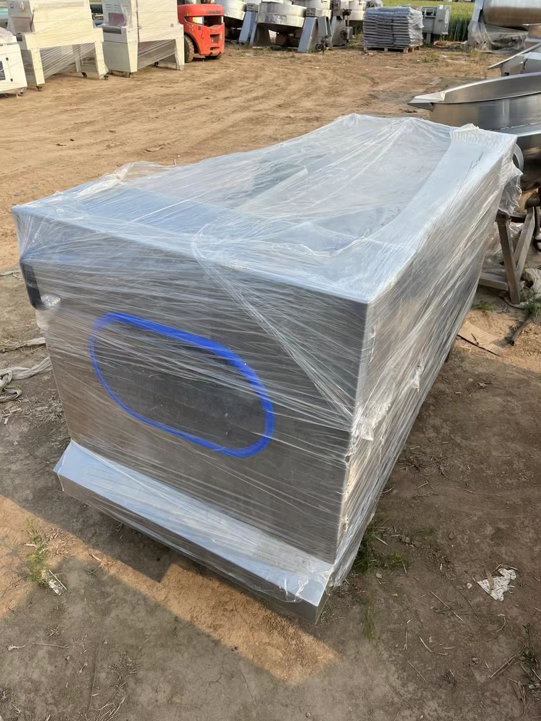 轉(zhuǎn)讓二手切丁機(jī) 一臺(tái)550型臥式凍肉切丁機(jī)