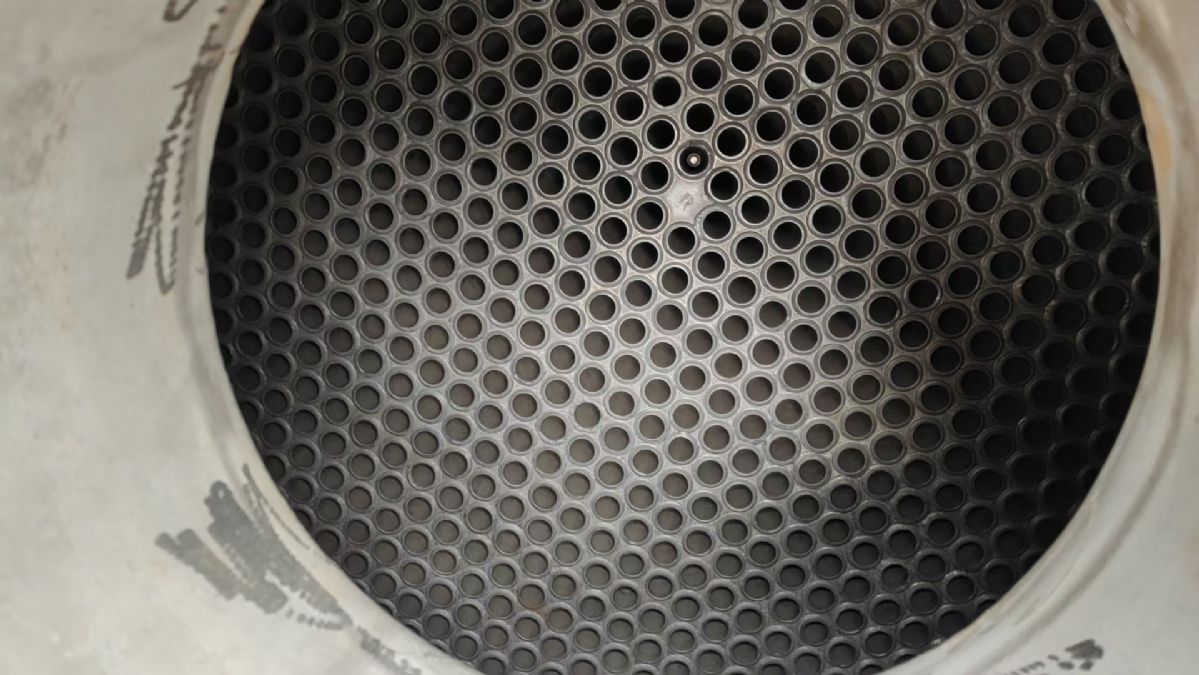 轉(zhuǎn)讓二手列管冷凝器 一臺440平方高壓列管冷凝器