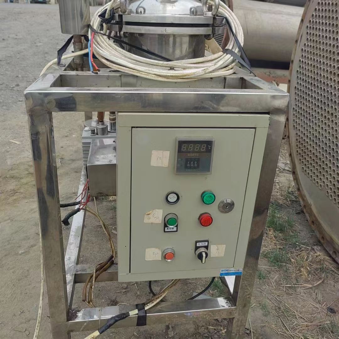 轉(zhuǎn)讓二手濃縮機(jī)組 一套實驗型容積10L帶平臺濃縮提取機(jī)組