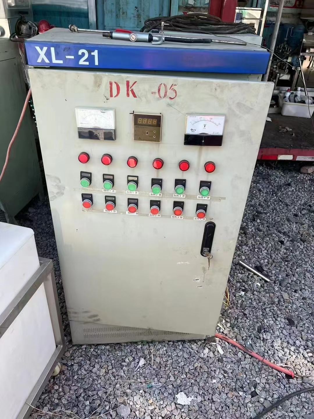 轉(zhuǎn)讓二手不銹鋼反應(yīng)釜 一臺容積1000L電加熱機械密封拋光不銹鋼反應(yīng)釜