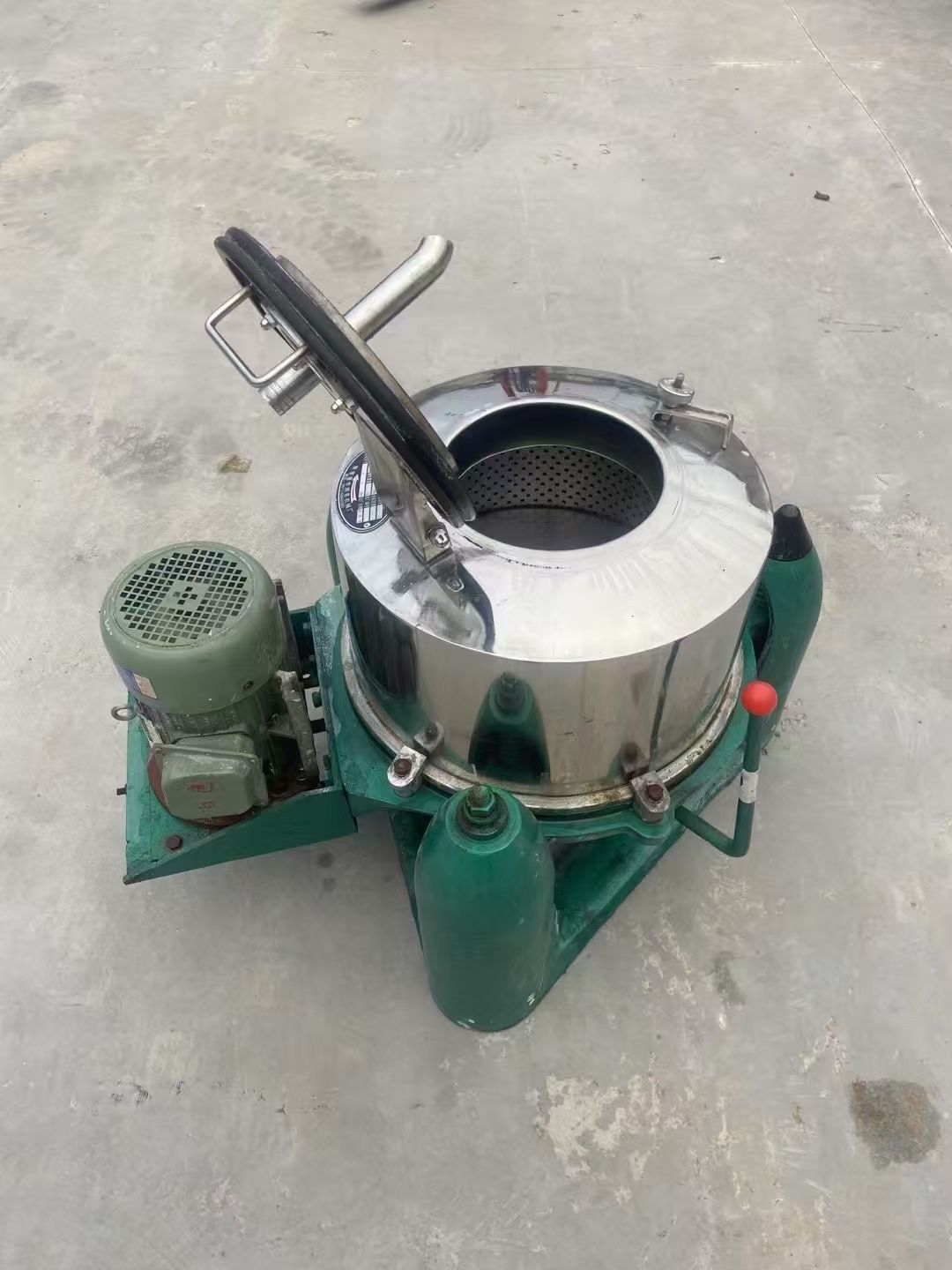 轉(zhuǎn)讓二手三足離心機(jī) 一臺450實(shí)驗(yàn)型食品級三足脫水離心機(jī)