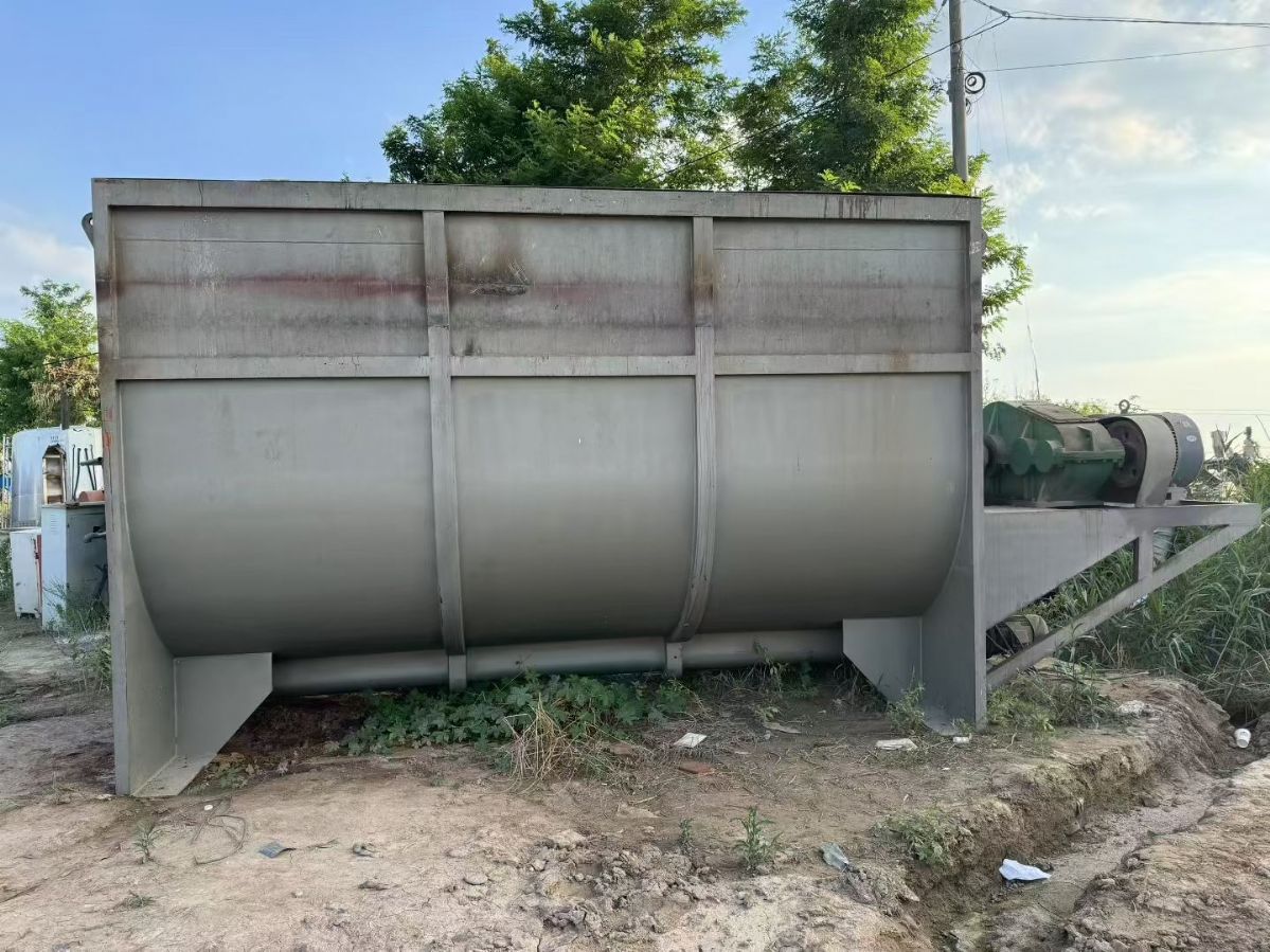 转让二手螺带混合机 一台容积30立方全不锈钢卧式螺带混合机