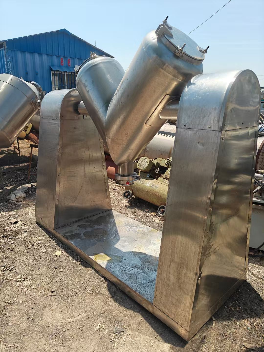 轉(zhuǎn)讓二手V型混合機 一臺容積300內(nèi)外拋光食品級V型混合機