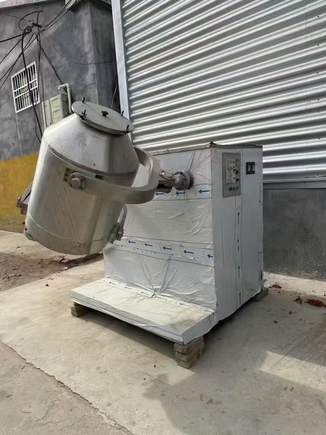 轉(zhuǎn)讓二手三維混合機(jī) 一臺(tái)容積400L高效三維運(yùn)動(dòng)混合機(jī)