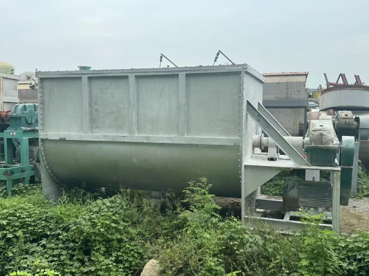 轉(zhuǎn)讓二手螺帶混合機 一臺容積18立方內(nèi)304材質(zhì)臥式螺帶混合機